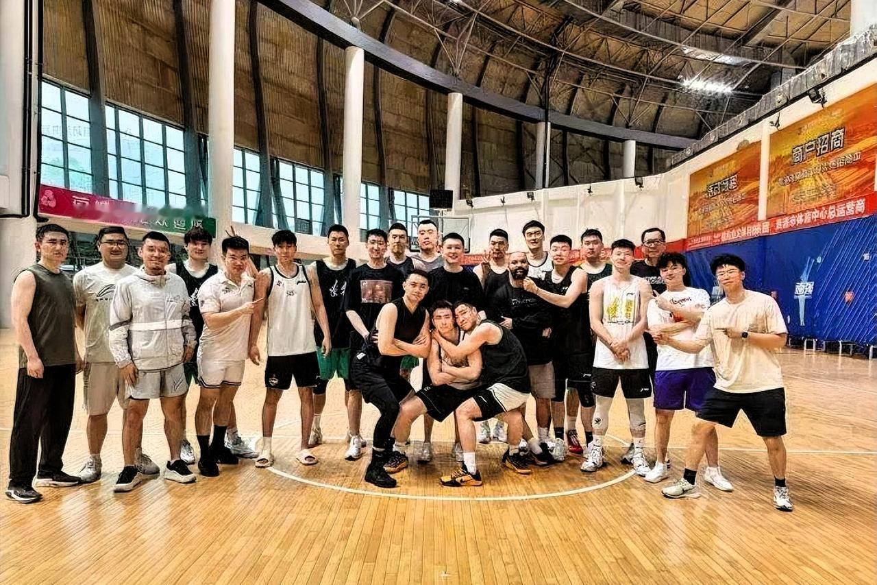 - 3年若调整到位，有望重返争冠行列 。具体可从现状短板和未来可能性两方面来看：