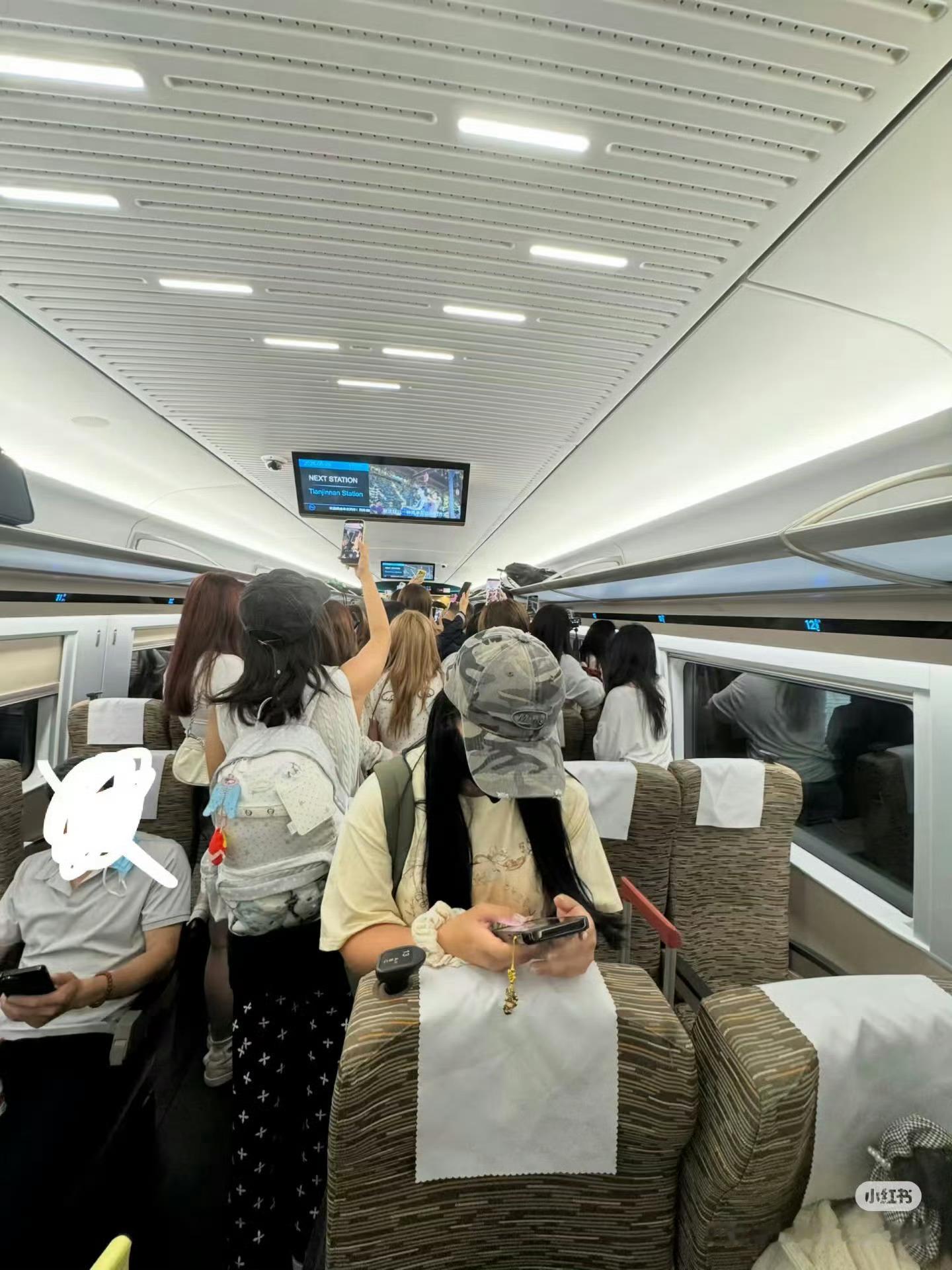 你们到底什么意思？高铁本来就很挤 还给他买二等座 我不明白你们在想什么