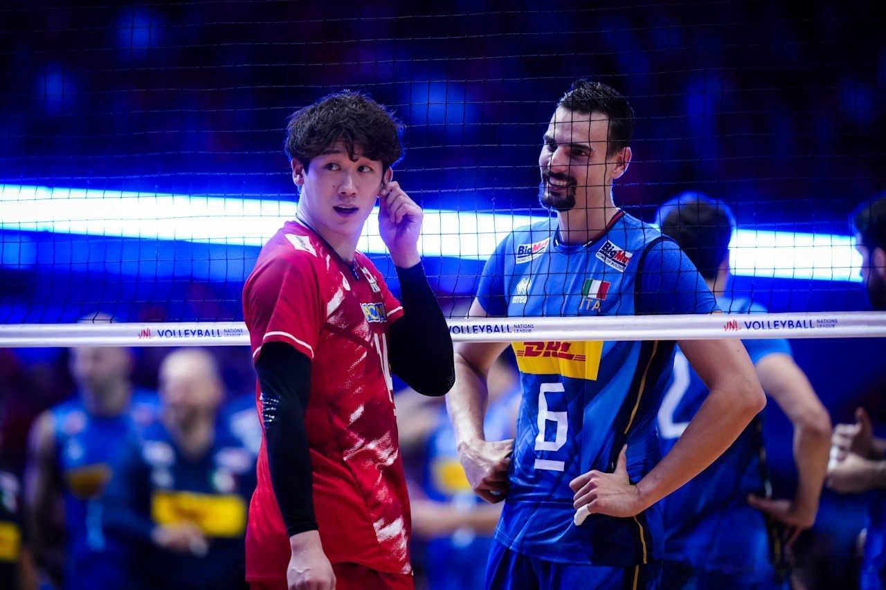 2026年世界男排联赛 📸 来自前队友间的合照：石川祐希 & 西蒙.吉安内利，