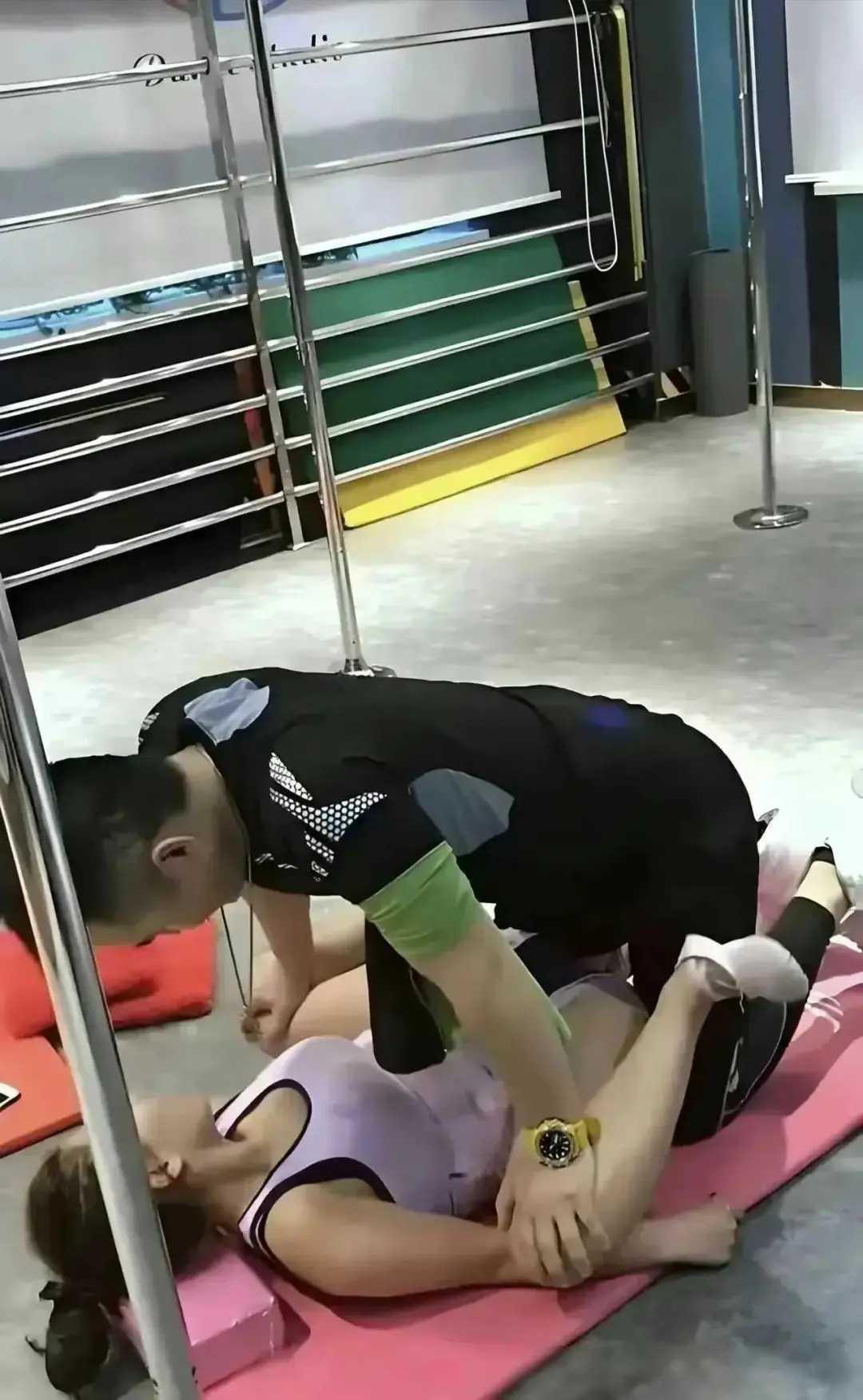 【你愿意自己的妻子去练习瑜伽嘛】

在这个充满活力的时代，瑜伽作为一种风靡全球的