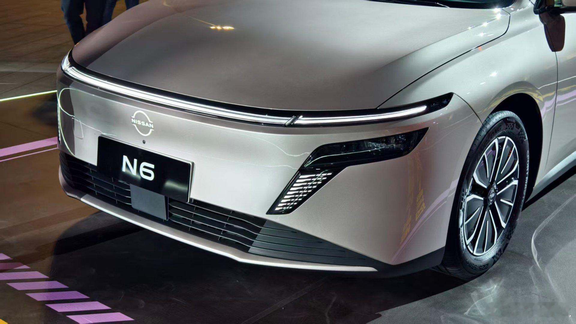 东风日产N6来了，“百万级后排大沙发”，日产传统强项！加上2815mm轴距，后排