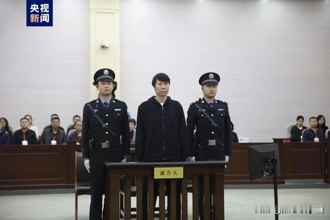 李铁被判20年：涉案近1.2亿元，当庭认罪悔罪。涉案金额也不少，被判20年，还算