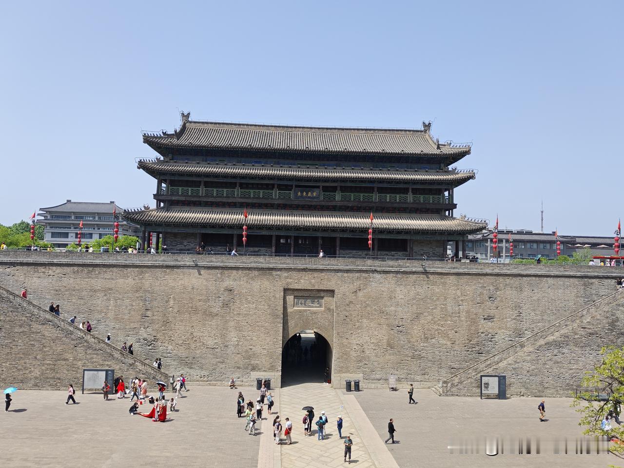 西安古城墙城楼大全(由东门起，按顺时针方向)【一】
长乐门(东门)→东南角→永宁