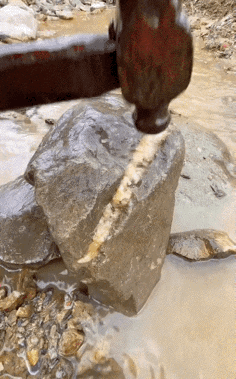 目视这是一块价值连城的和田小玉。