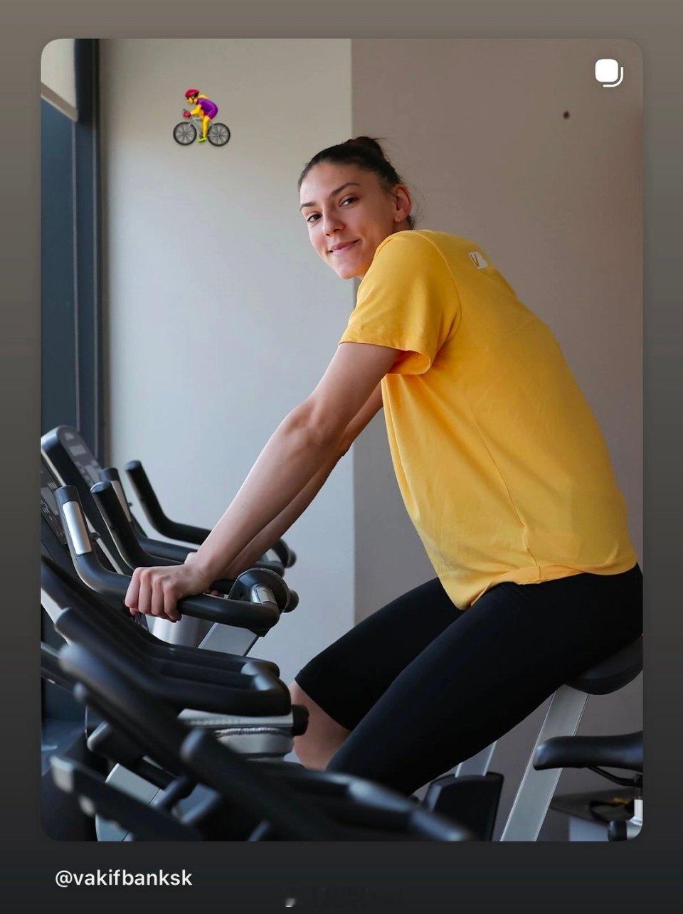 女排博斯骑车车🚲博斯科维奇