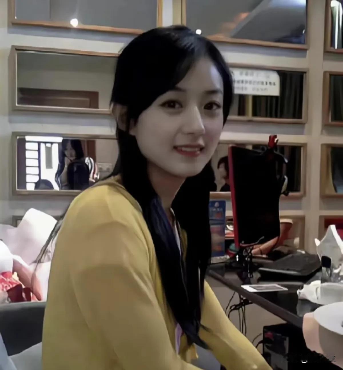 谁懂啊，赵丽颖每个时期都有每个时期的特点，就是看她的照片的时候，一眼就能认出来这