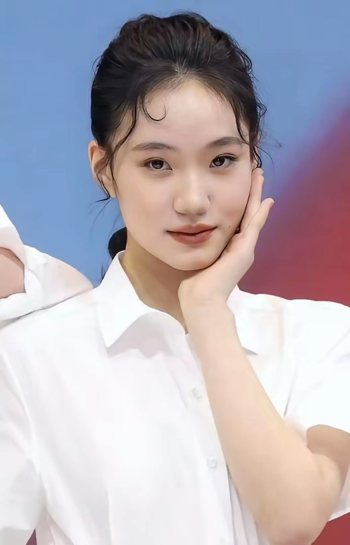 第一次看到小s二女儿生图长这样。。。一直以为长图三那样 ​​​