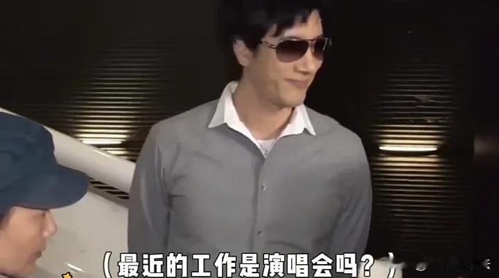 王力宏，听到“前妻”二字“落荒而逃”！

3月24日，王力宏意外冲上热搜，原因是