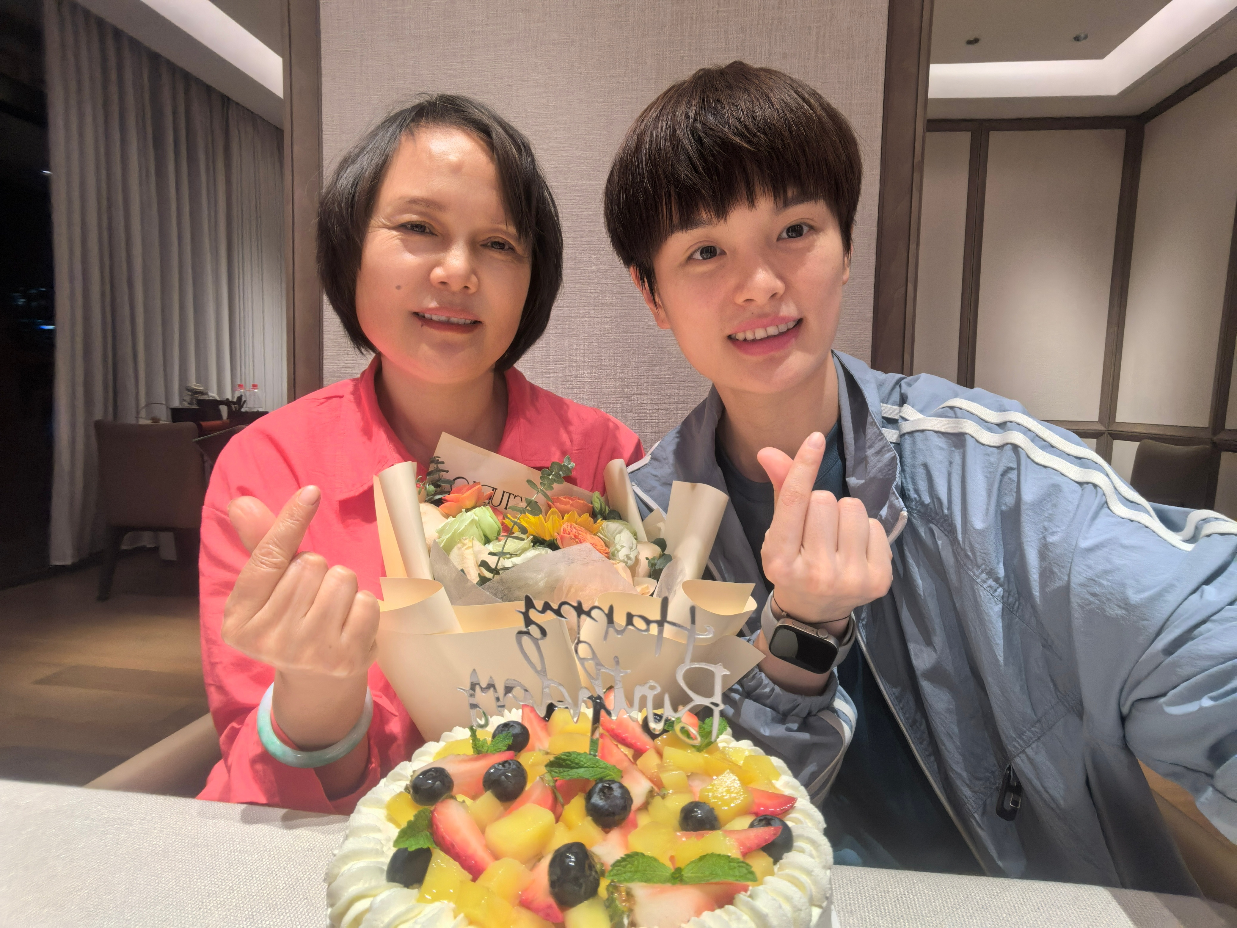 愿时光慢行 让陪伴无尽[心]闪闪发光的妈妈 ​​​