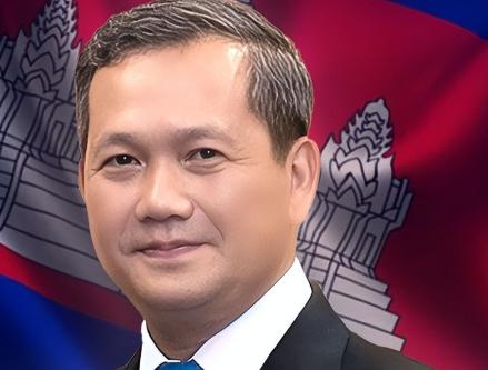 终于看明白了洪森父子为什么要跟美国亲热了，原来是看上了国王那把椅子。

要是琢磨