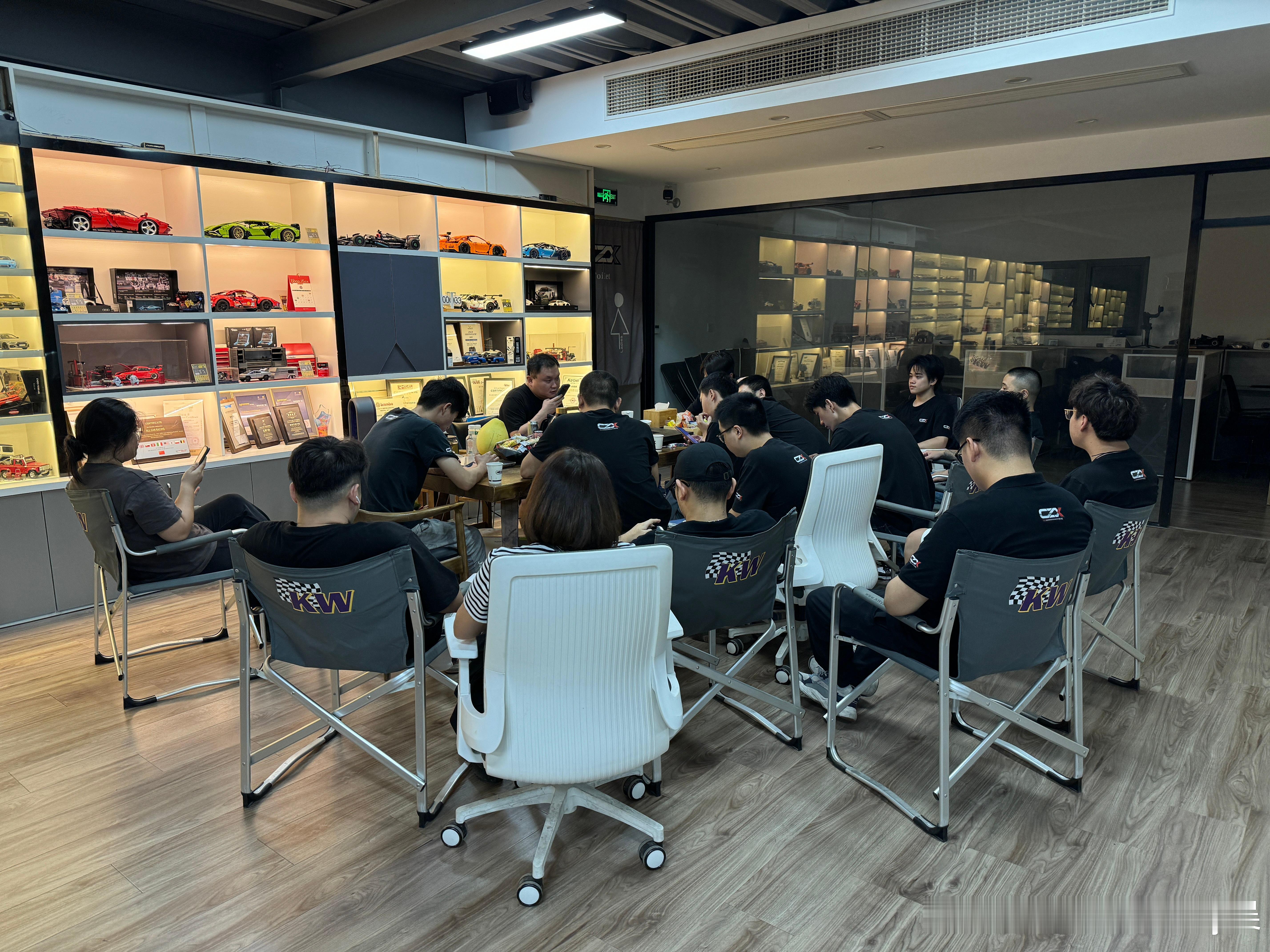 开会 发薪 复盘15天发一次 不拖欠 不押薪 享福利  ​​​