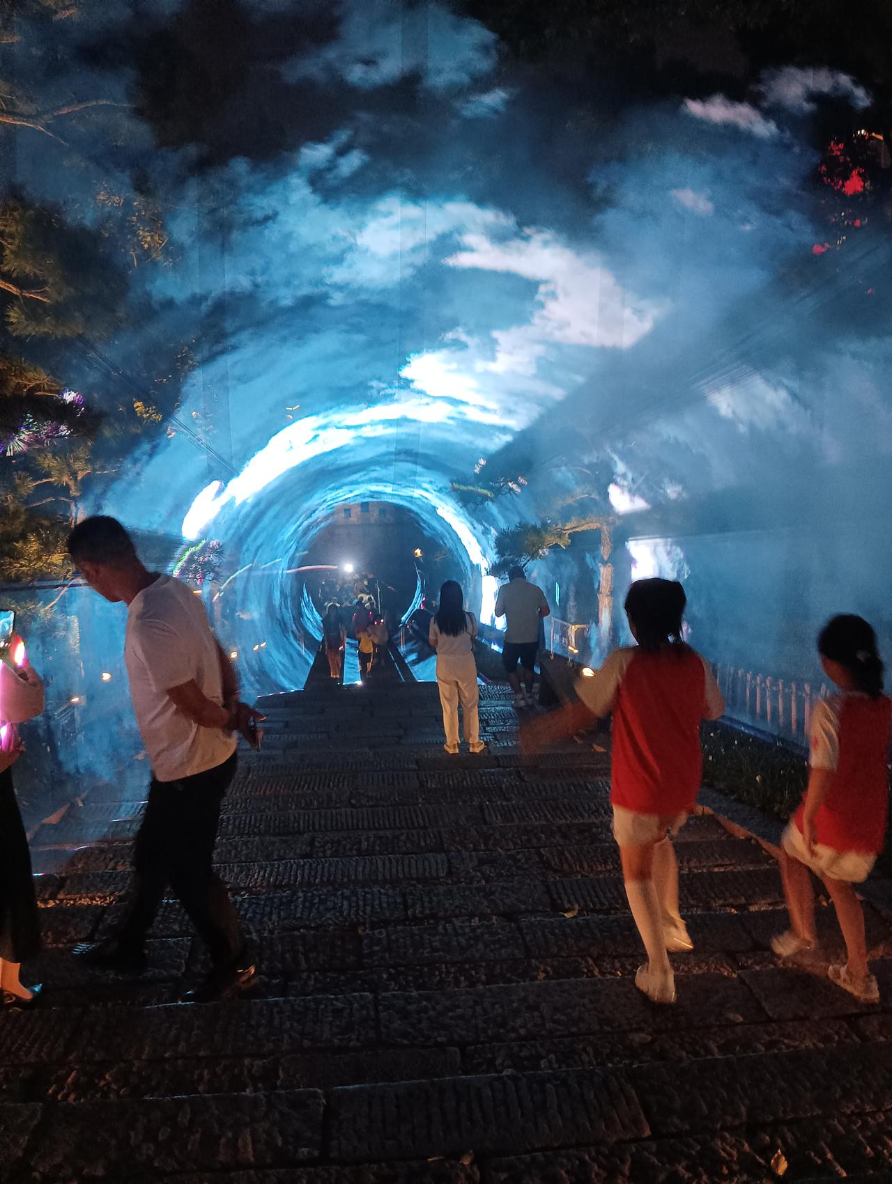 马云给中央党校学员讲元宇宙，担心什么？
把别人的钱装在自己口袋里难，把自己的学问