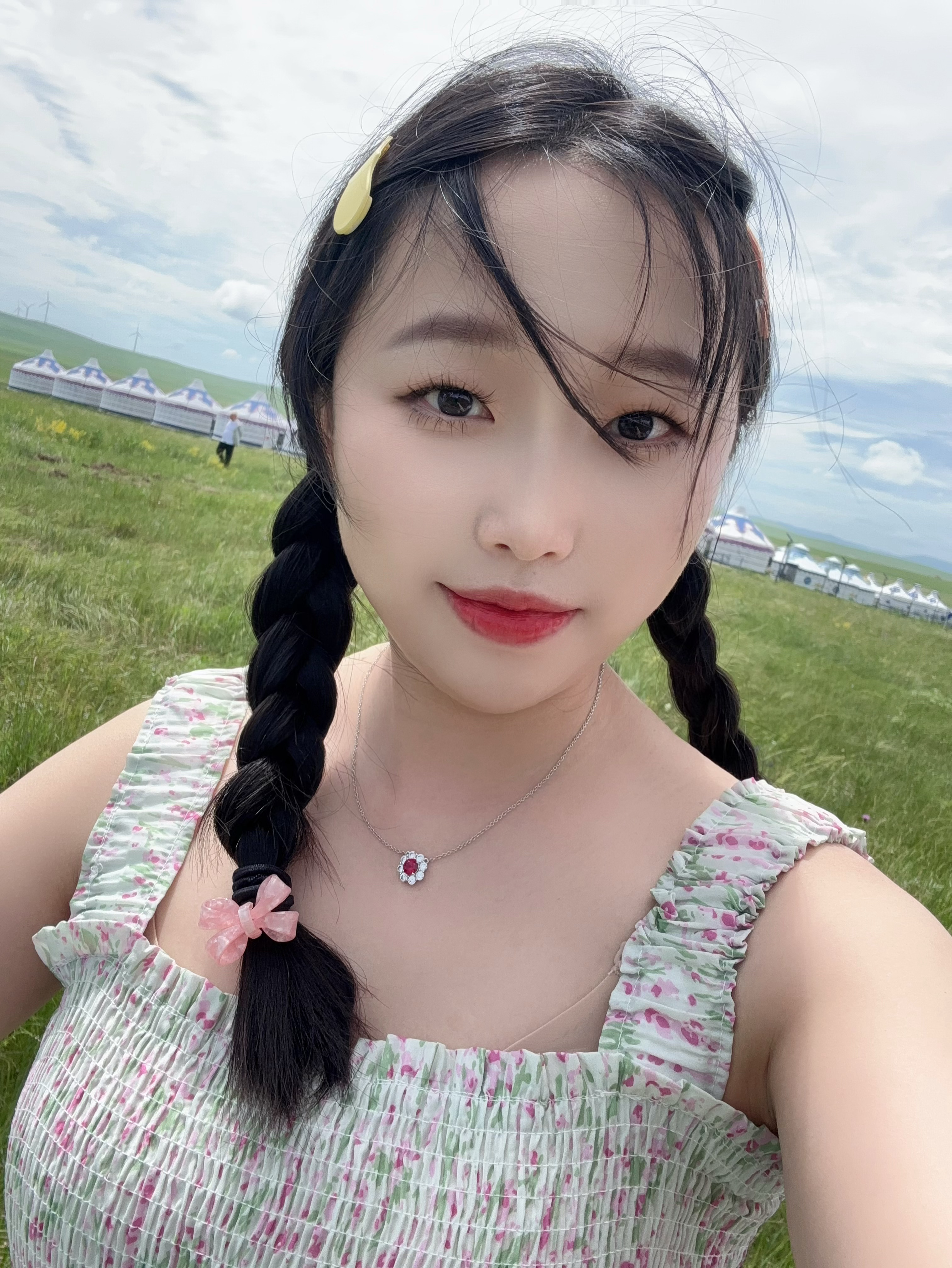 早上好呀八月第一天，求个上上签愿一切都往更好的方向前进 