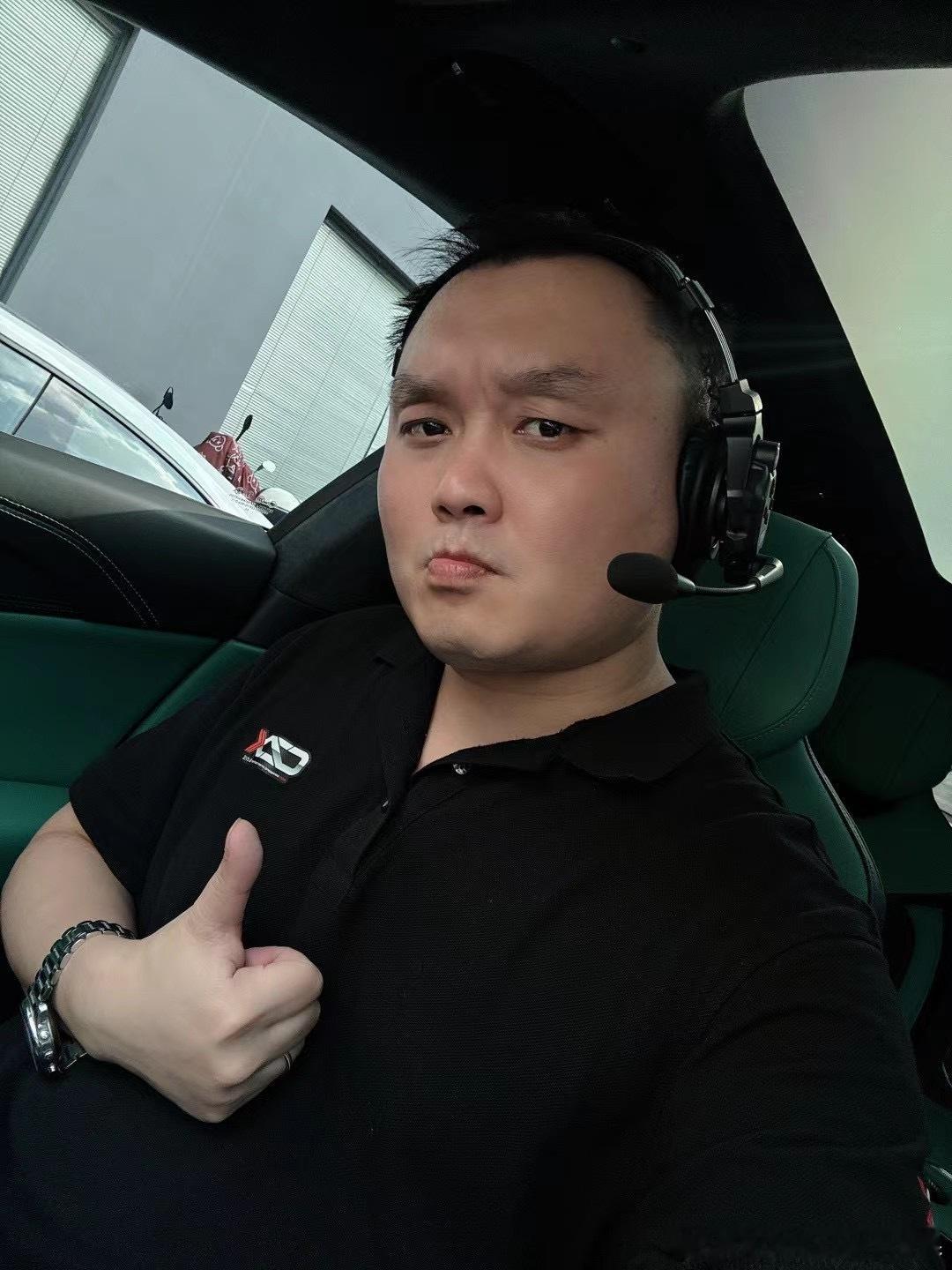 继续粗发 动态拍摄[加油]长期招收摄影师 目前团队4名 良好的氛围环境 是提升与