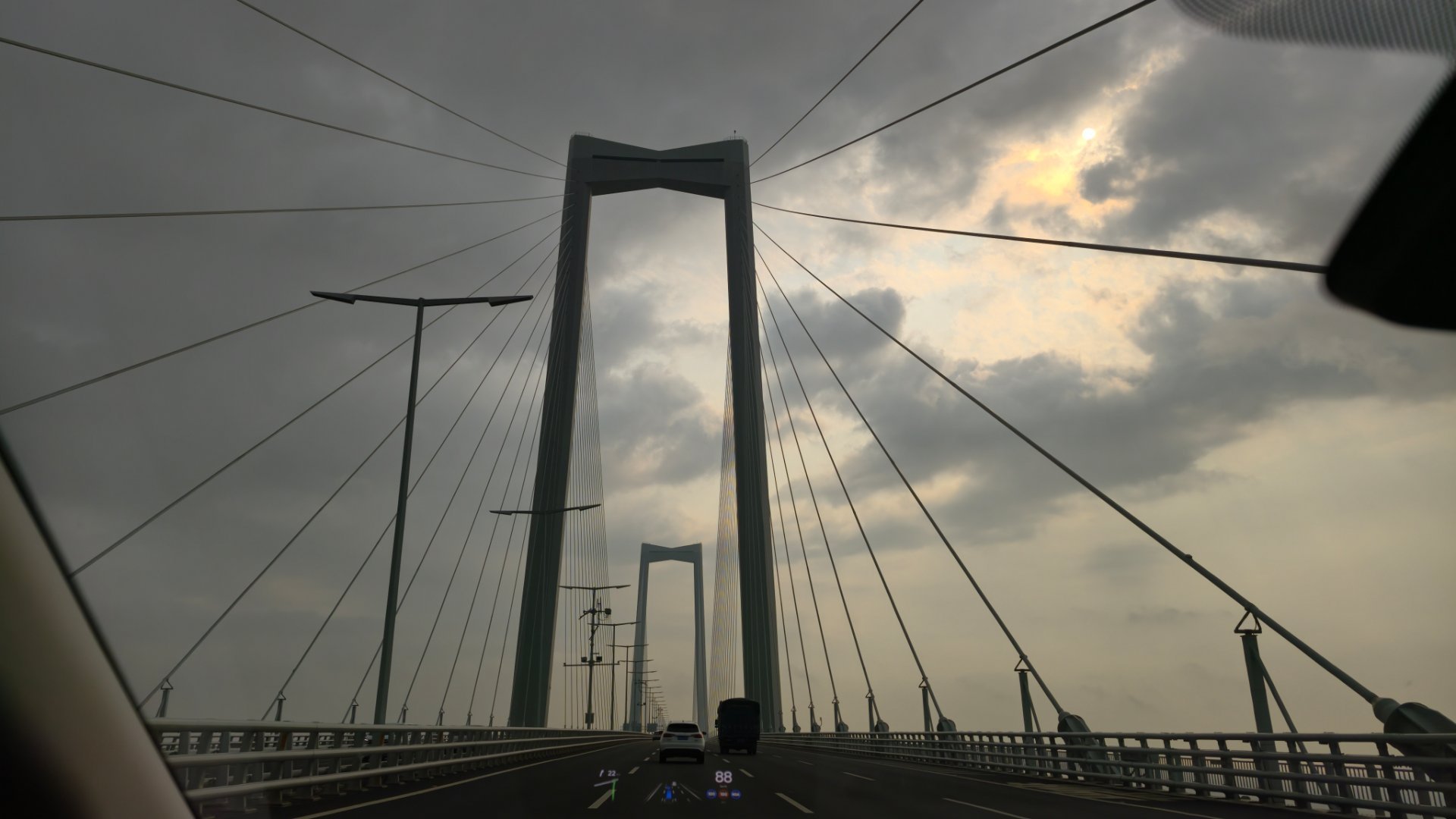 早啊，各位！这种情况等下还能飞吗？ 中山·深中通道