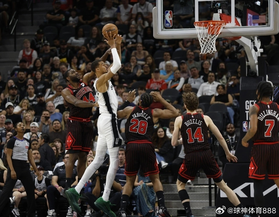 北京时间3月31日，NBA常规赛马刺主场对阵公牛，文班亚马狂轰41+16+4+3