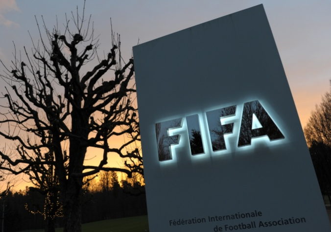 官方消息，国际足联将磋商一项监管义务，要求俱乐部一线队至少一名本土U21上场比赛