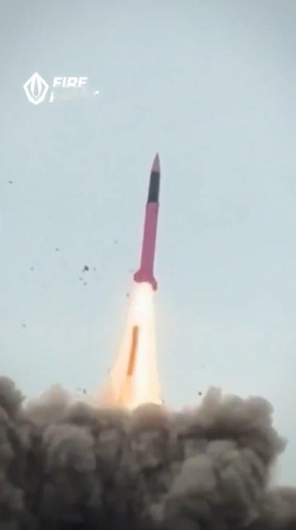 乌克兰国防公司“Fire Point”试射了其研发的FP-7弹道导弹。
这款导弹