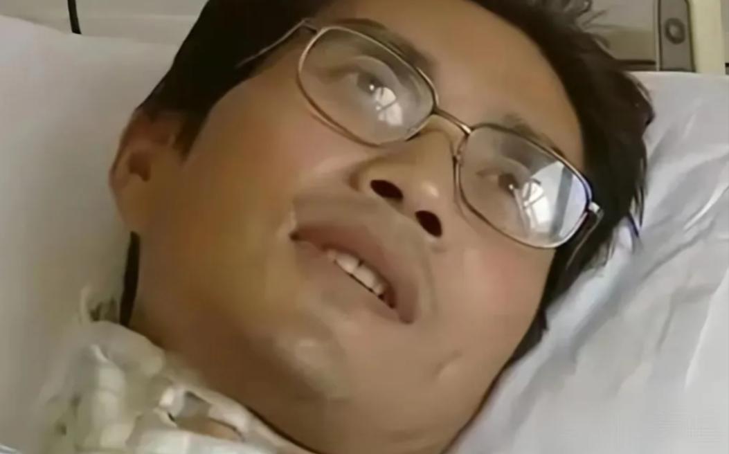 山东一男子尿毒症晚期，哥哥姐姐共5个，没1人理他，只好躺在医院等死。谁知，1个女