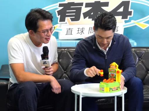 这一次真的是刷新我对蒋万安的认知了，在10月15日与黄国昌直播的时候，在节目的开