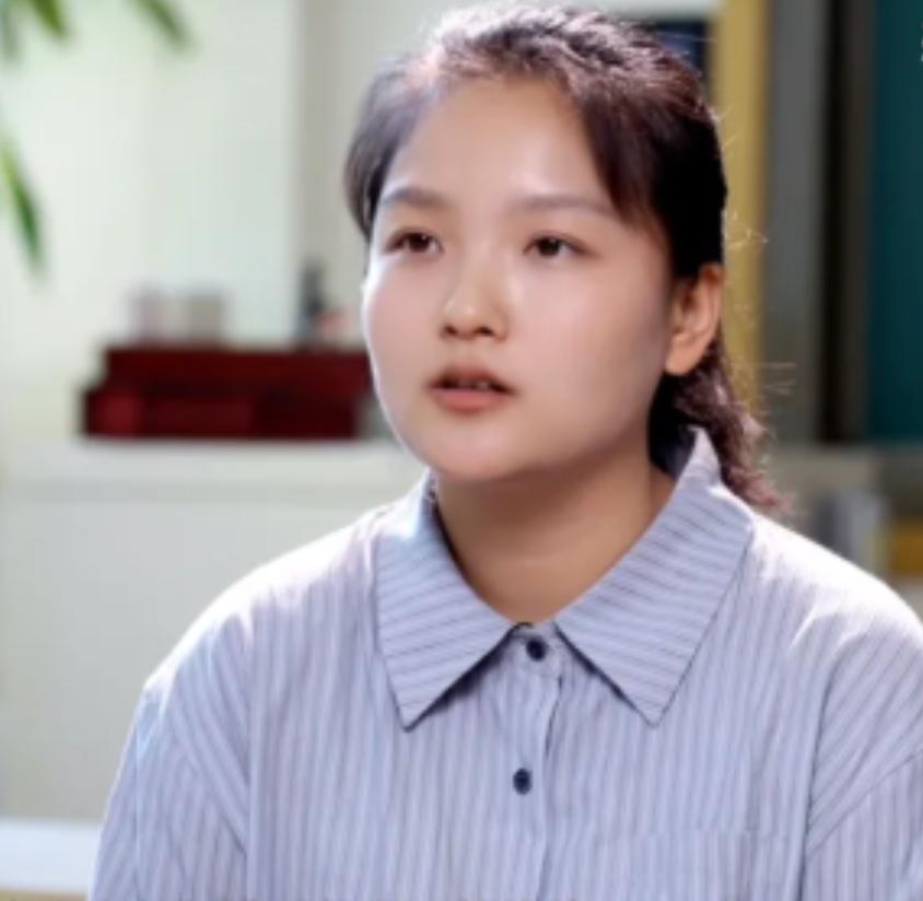 河北女孩高考707分，被北大录取，没曾想大二时不顾父母反对，参军入伍，分到辽宁舰