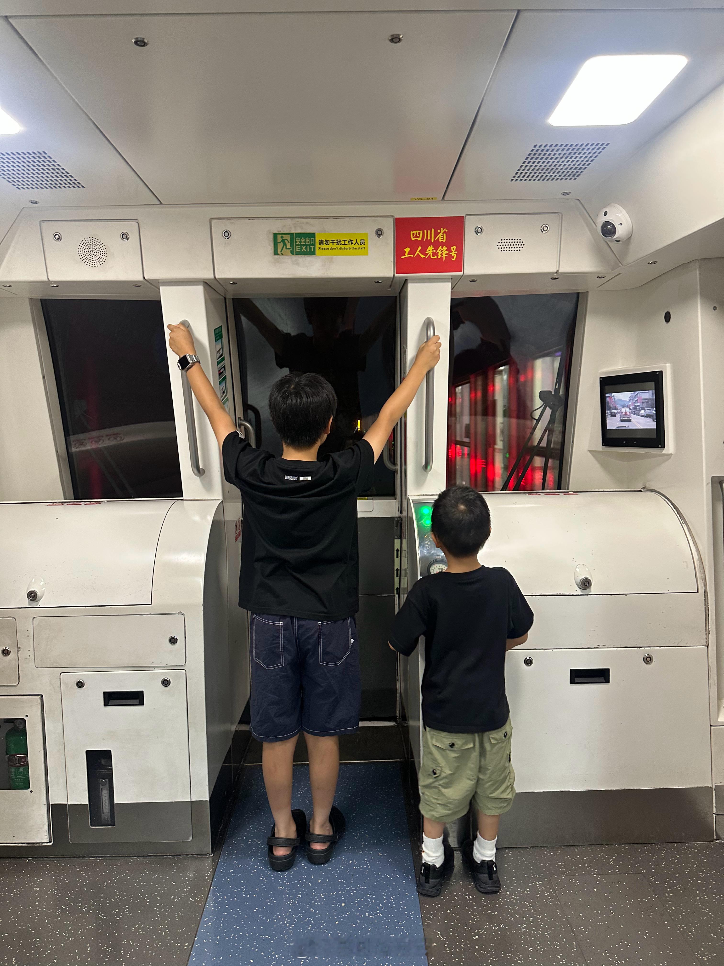 开学啦神兽归笼早安啦毛豆妈都起来给两小只做早饭了不得了不得了 ​​​