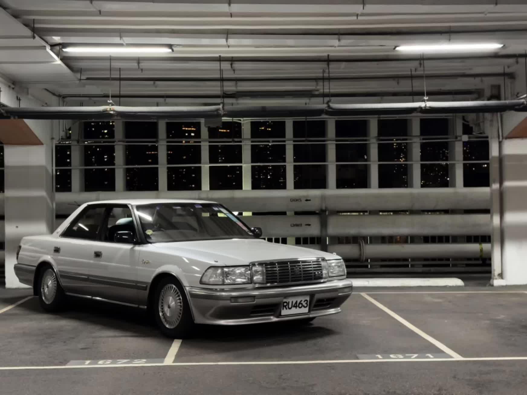 和美丽的MS131在香港度过一晚