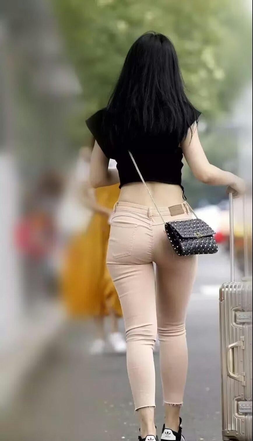 《简爱》中有句话说得好：“爱是一场博弈，必须保持永远与对方不分伯仲、势均力敌，才