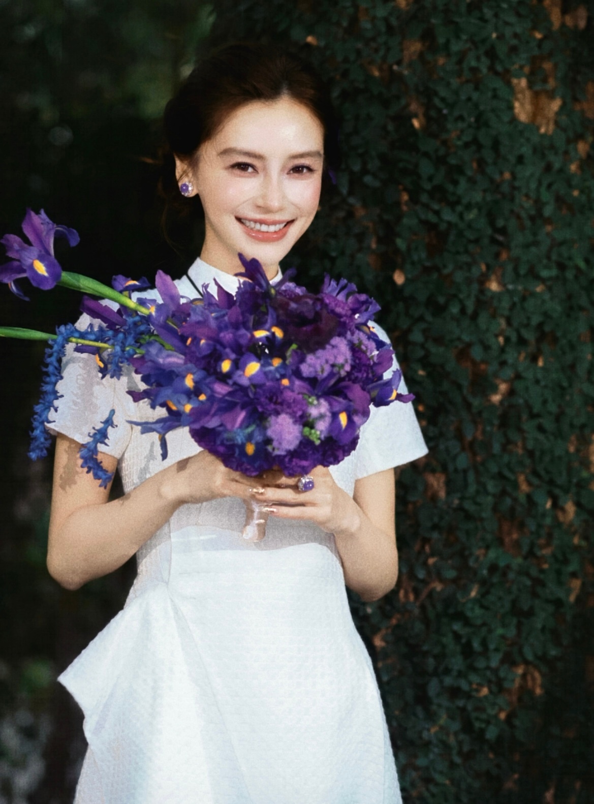 Angelababy马代旅行还戴着16年前墨镜Angelababy十六年前的墨镜