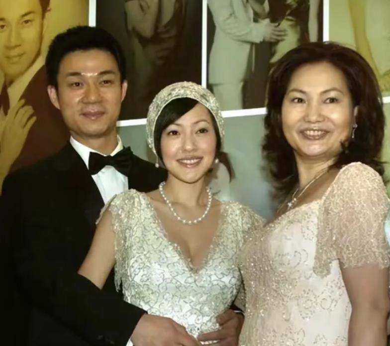 曝S妈逼具俊晔放弃大S遗产 S家族的料一波接一波，大S的离世让S家的其他人不断折