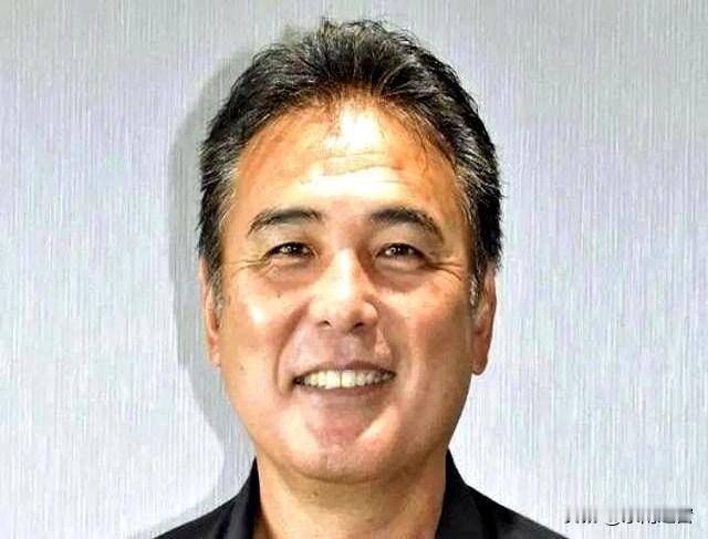 日本足协高管飞机上看儿童色情，还拿“AI艺术家”当遮羞布？
 
日本足协技术总监