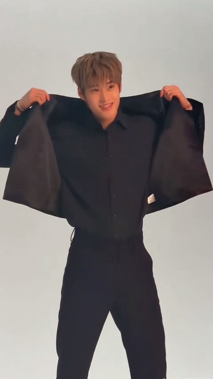 我的倒三角囡囡男神