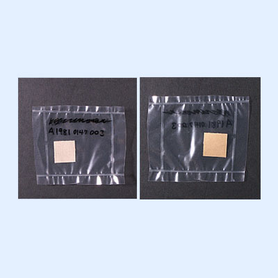 如果你最近路过华盛顿的NASA总部，会发现大厅里有一个玻璃展柜空了。那里原本挂着