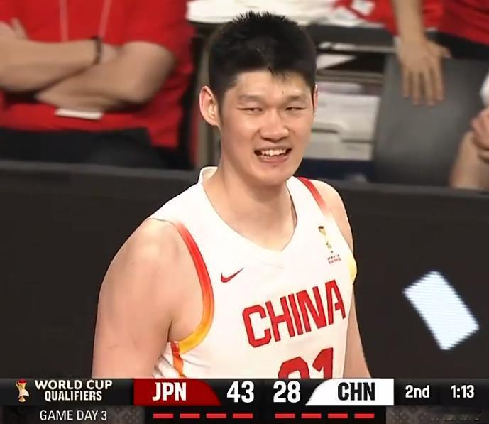 从来没见过这么明目张胆的国际裁判！中国87：80日本男篮，裁判员真是胆大包天！