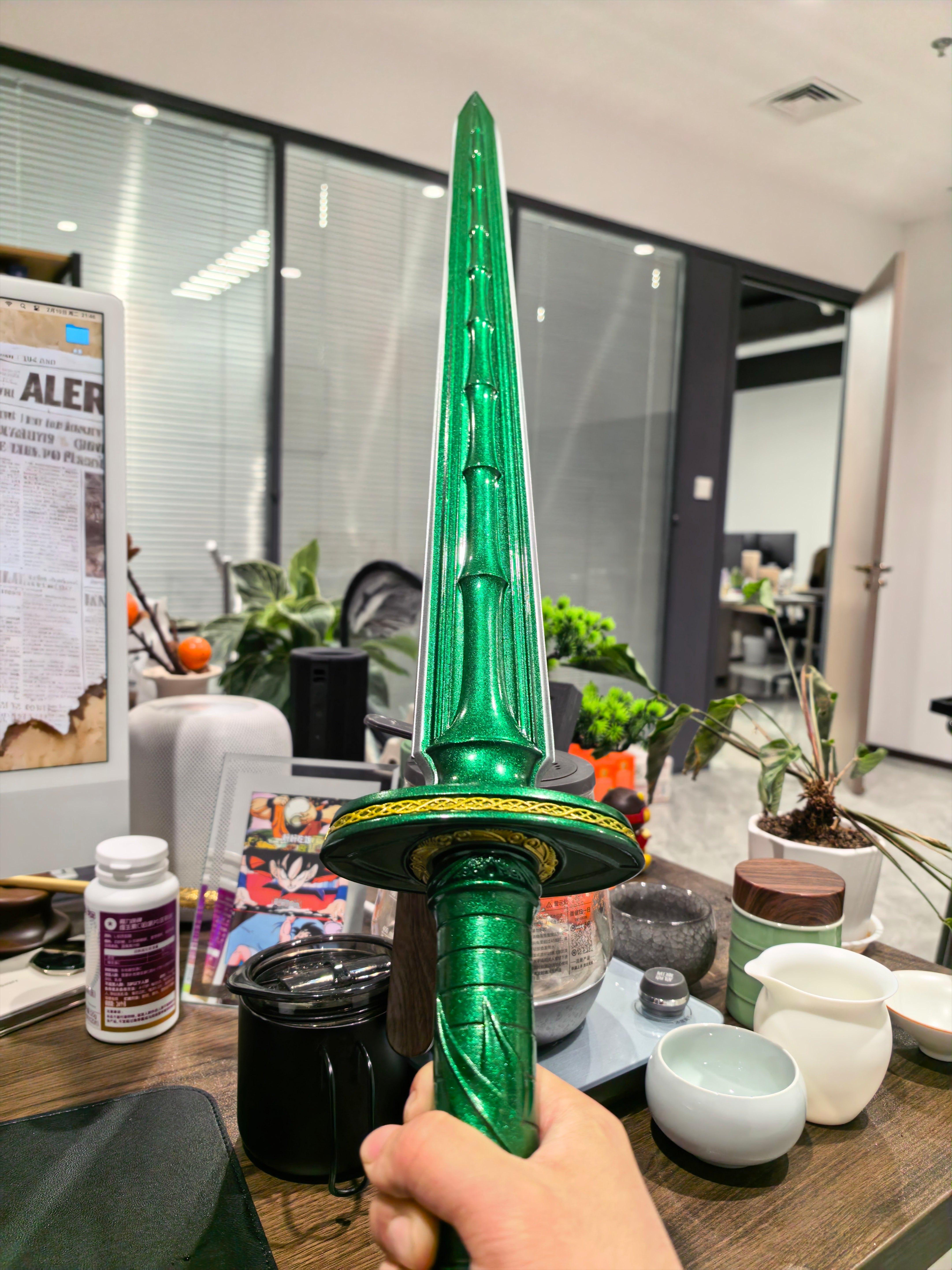 咱也是用上青竹蜂云剑的人了。