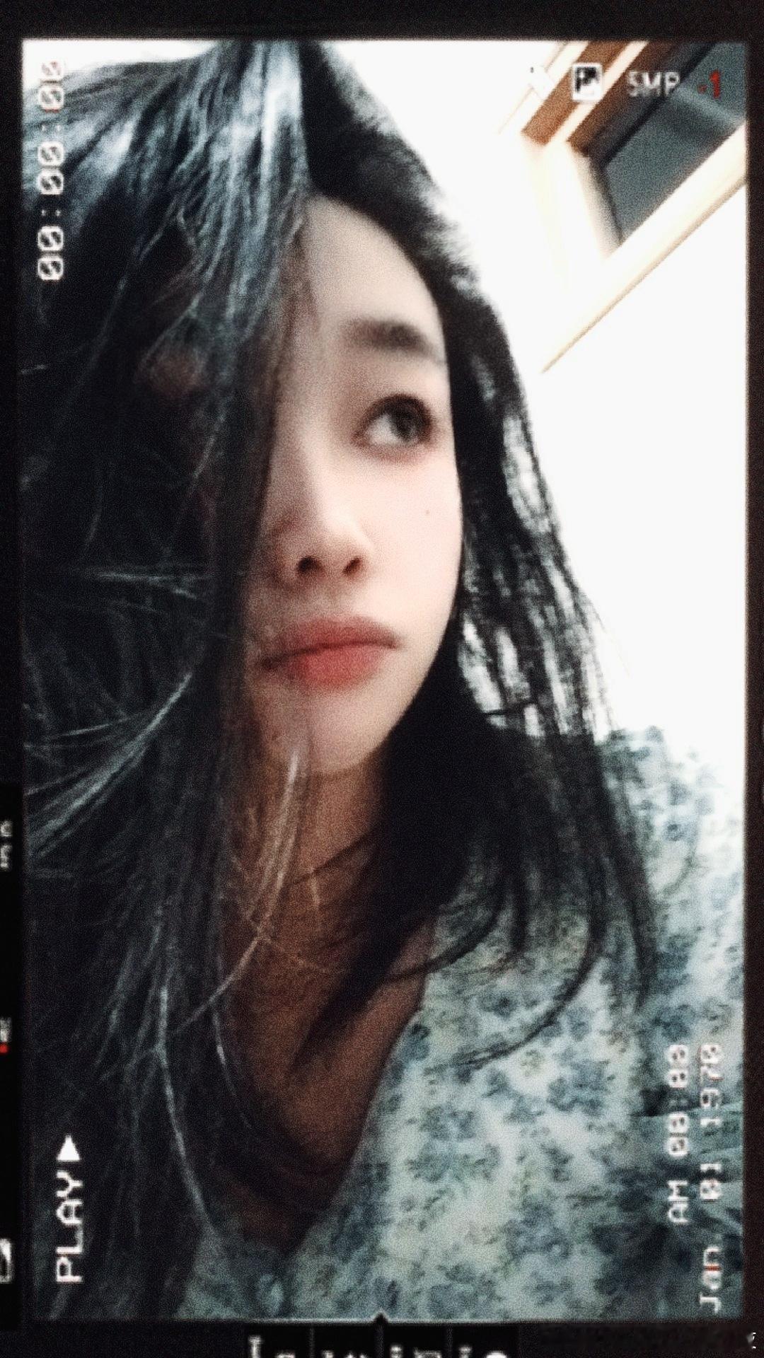 生命如白驹过隙，忽然而已。我活着是一瞬。我其实是永远......... 