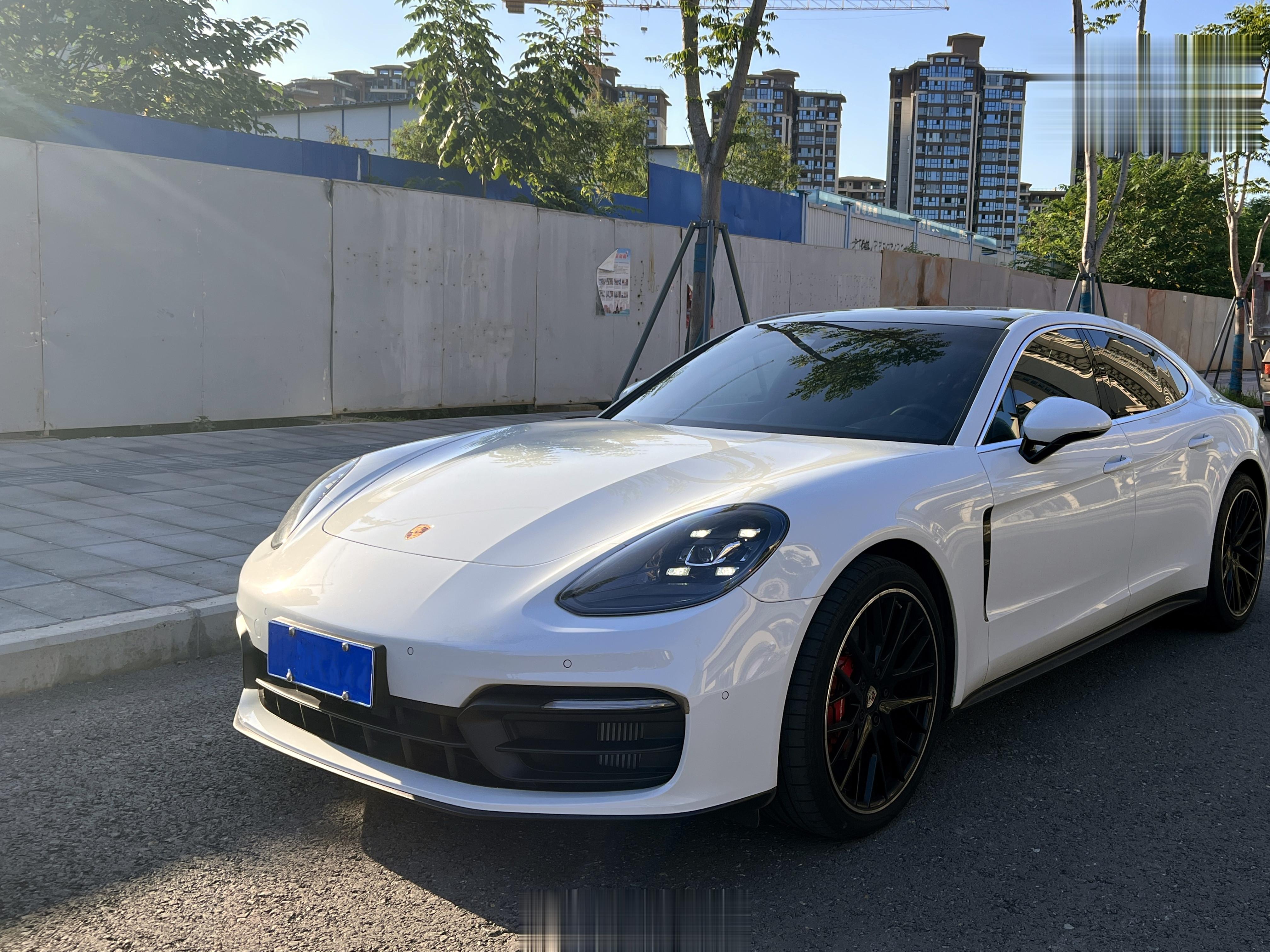 新到的 保时捷 Panamera 细花白/黑内 二手车[酷]原车配置比较低，只选