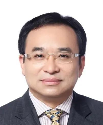 王文灵被双开了。10月19日，中央纪委国家监委通报了这个消息，瞬间成了各大平台的