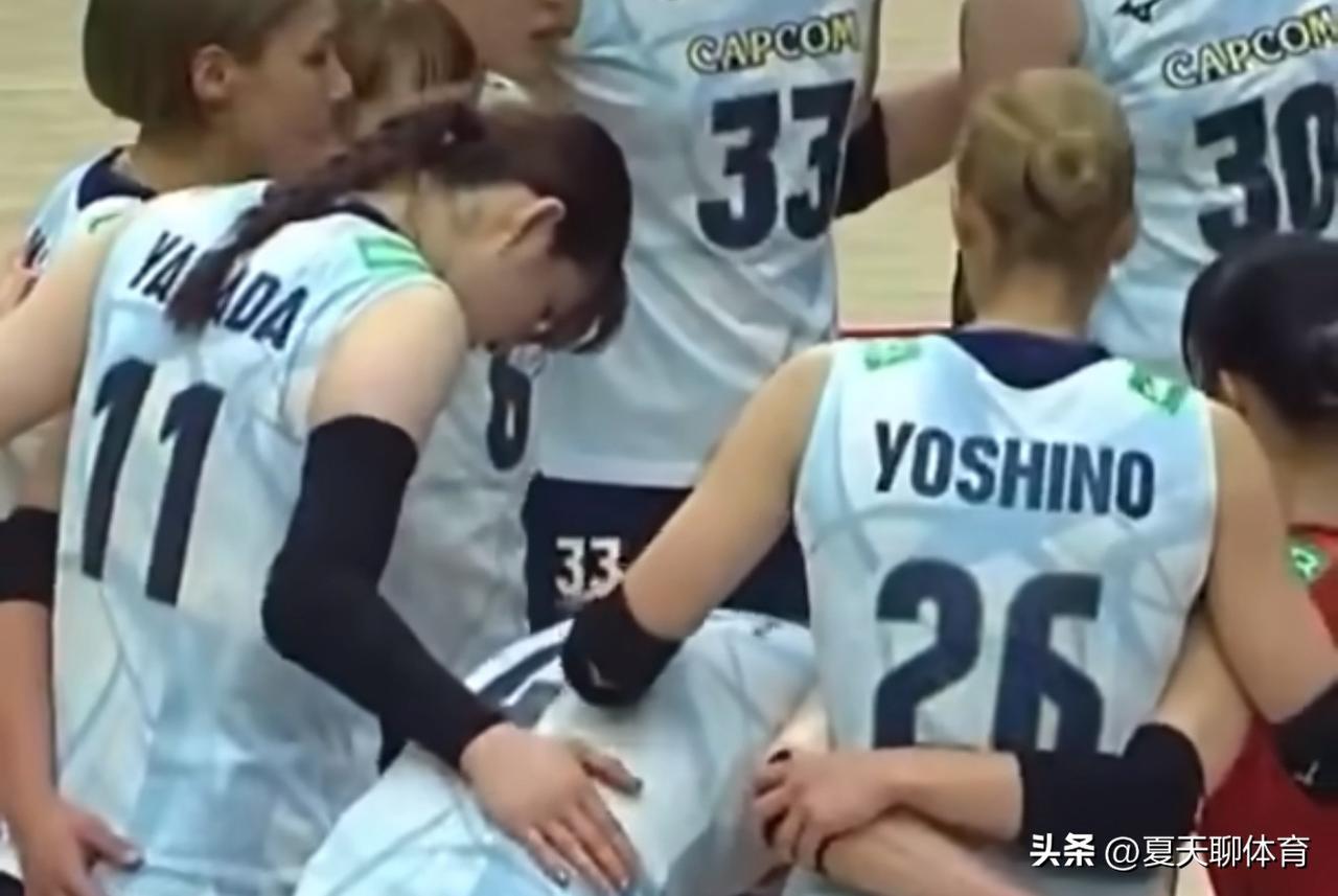 世锦赛真的太刀人了[流泪][流泪]铜牌战赛后，巴西女排和日本女排两边哭声一片，双