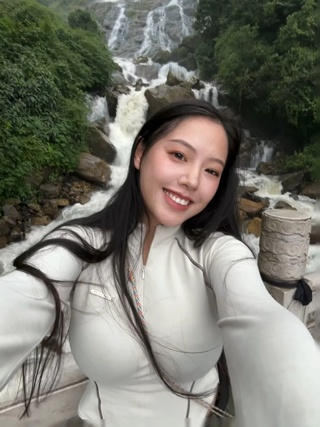 哀牢山Live开车直达的野生瀑布谁不爱❓