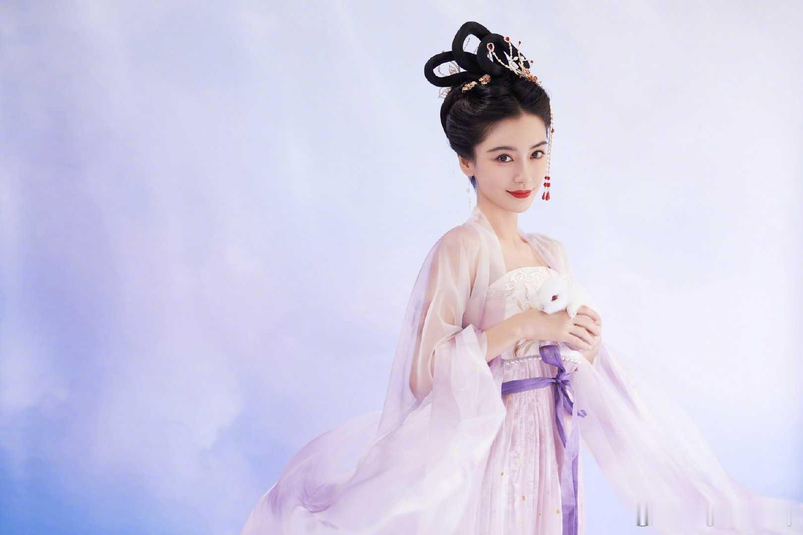angelababy angelababy 与你相遇，是时光赠予我最珍贵的礼物，