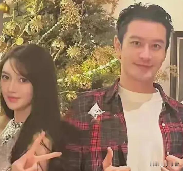 即便是外界质疑颇多，但黄晓明好像就是喜欢这款，已经被对方搞定多年，所以才敢以官宣