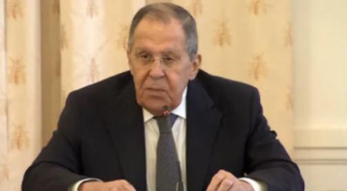 全球都在盯住霍尔木兹的炮火时，俄罗斯突然把65亿美元的军售单子拍到伊朗桌上，直接