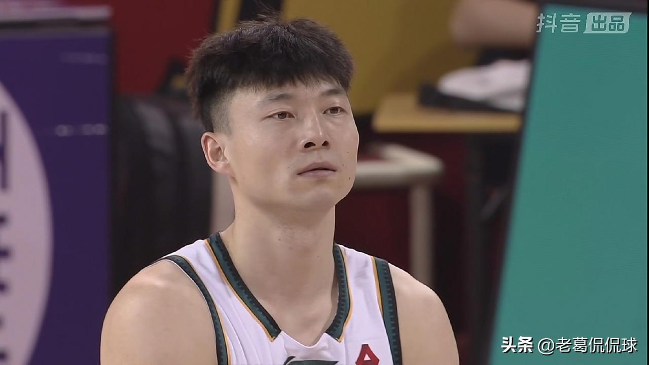 辽宁本钢大将鄢手骐真是大失水准！在今天辽宁本钢客场挑战长白山恩都里的比赛中，目前