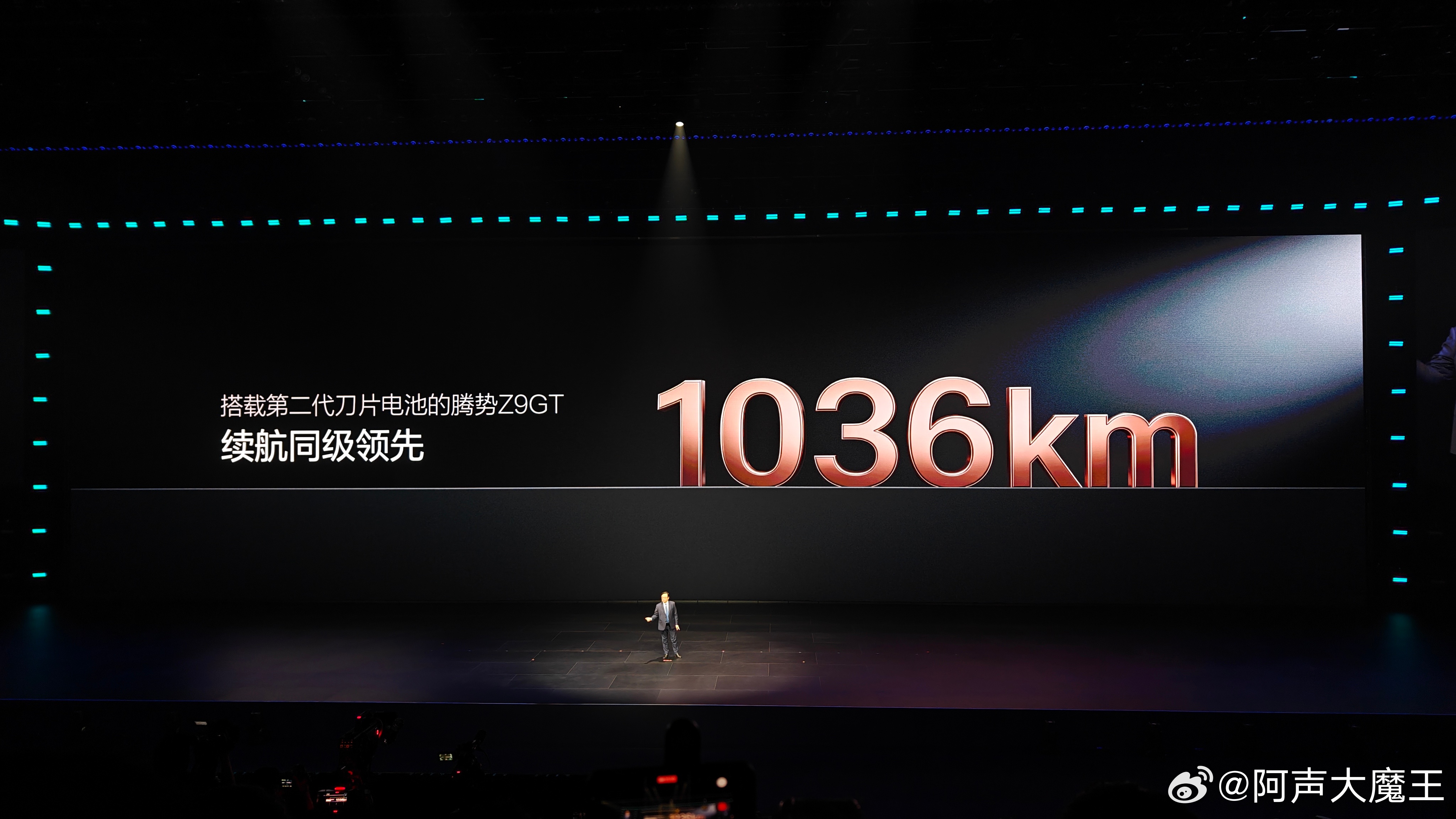 一直以来，“闪充”与“高能量密度”是行业公认的一对矛盾体。比亚迪在实现闪充的同时