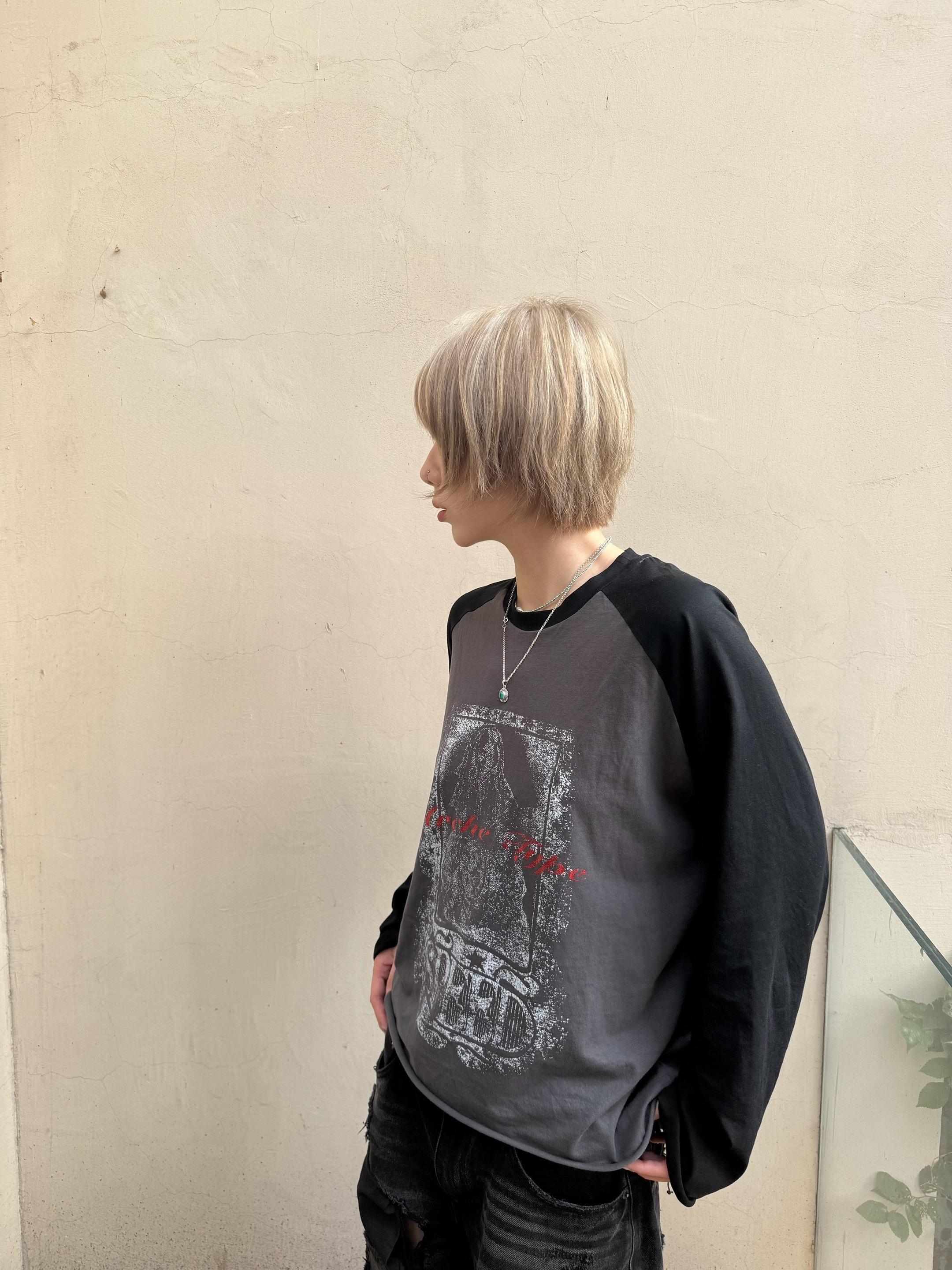 新发色新衣服。