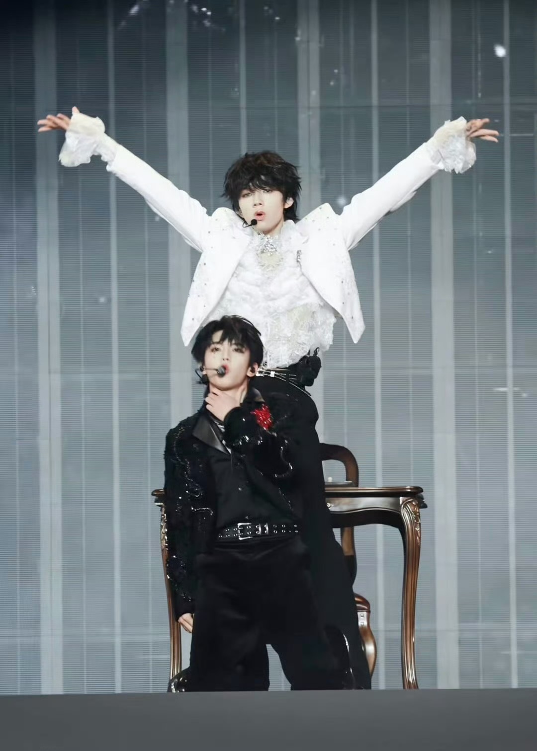 橹穆 会火愚人节站姐团建好多橹穆预告🔥 