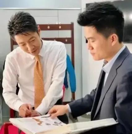 那天，董宇辉给妈妈打电话：