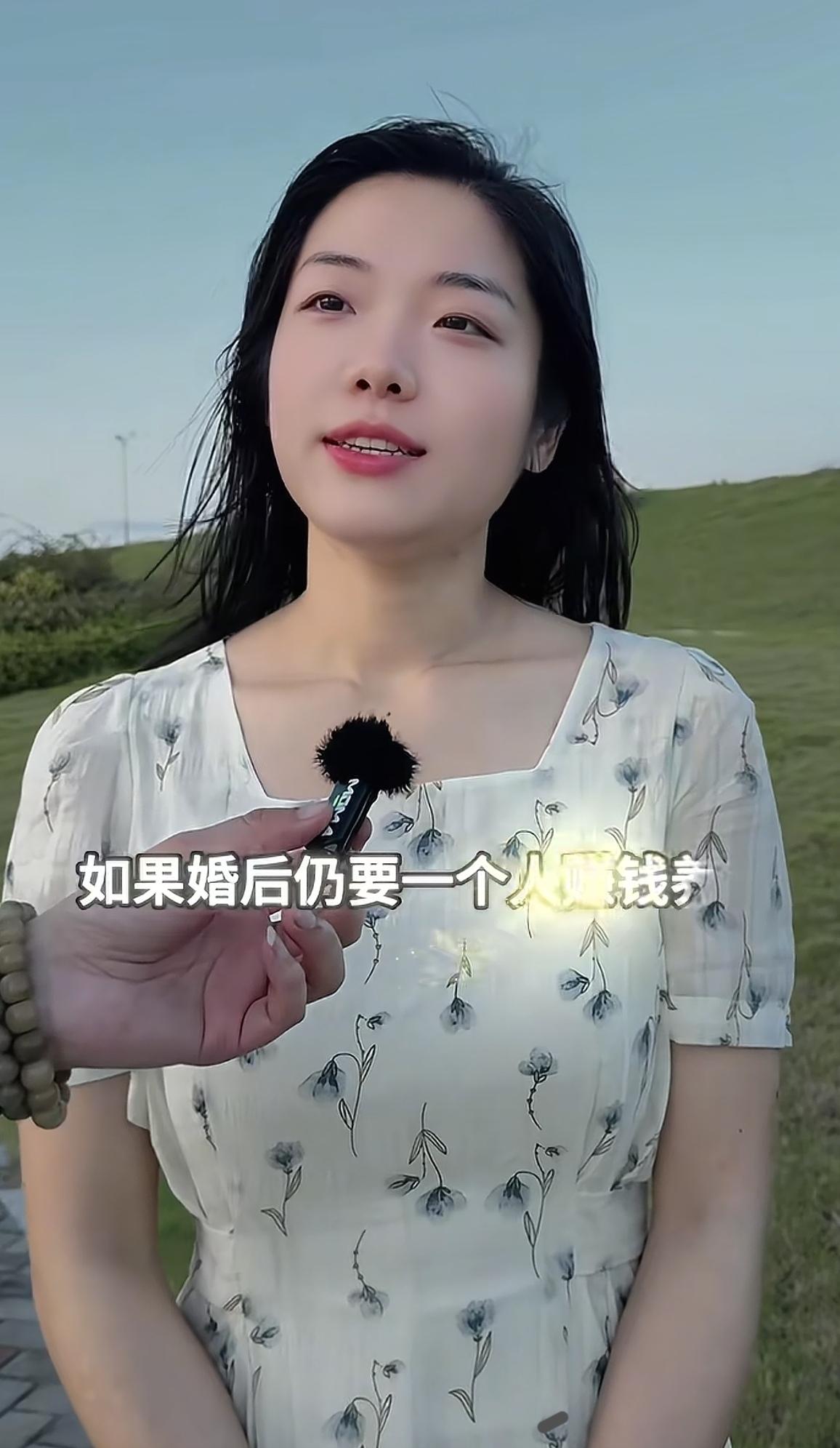 你们发现没，
一个家庭，
光靠老公一个人挣钱养家，
短期内还好，日子长了难免吃力