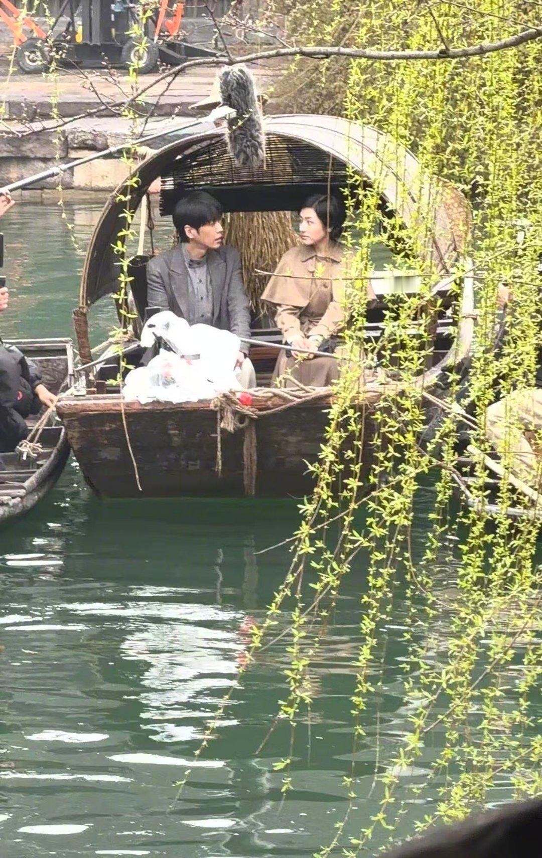 《千里江山图》张若昀李兰迪同框路透🈶 